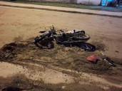 Murió una motociclista al chocar con un colectivo en el barrio Las Heras