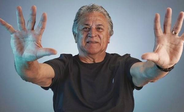 La mejor atajada del "Pato" Fillol: a los 77 años, generando admiración entre los fanáticos