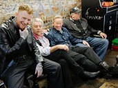 Sex Pistols cancela su gira por Latinoamérica tras accidente de su guitarrista, Steve Jones: show en Santiago queda suspendido