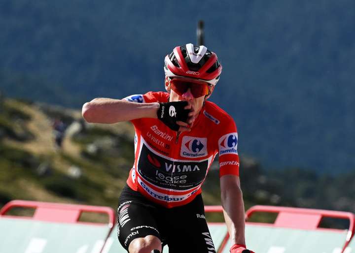 En el día que tuvo un equipo, Almeida no pudo contra Vingegaard