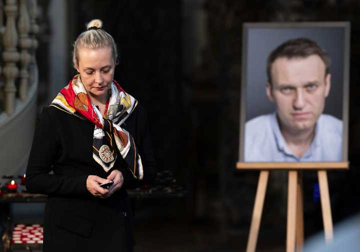 La viuda de Navalny afirma que nuevas pruebas de laboratorio demuestran que fue envenenado en prisión