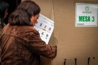 Sin encuestas, la campana electoral está "cruda y desabrida"