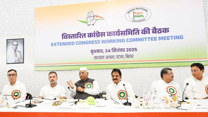 Bihar: Congress chief Mallikarjun Kharge slams BJP at CWC meetin in Patna