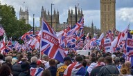 Más de cien mil personas protestan en Londres contra la inmigración
