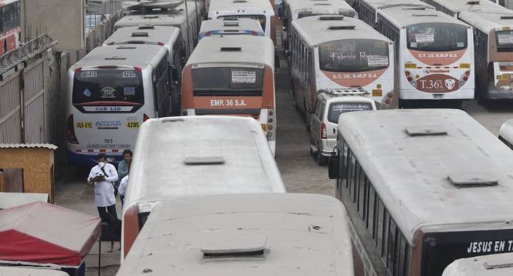 Balean a choferes y buses de la Línea 36