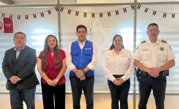 Se reúne Adriana Ochoa con el alcalde Leonardo Montañez