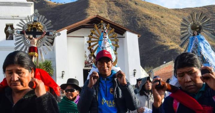 VIDEO: Santa Victoria Oeste ya transita los cerros, en camino al encuentro con los Patronos de Salta