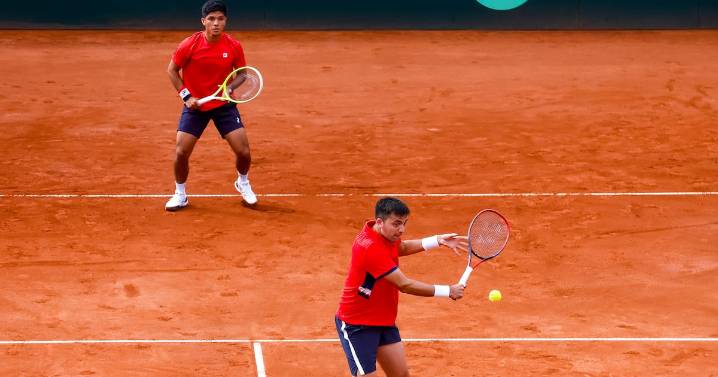 Barrios y Soto festejan en el dobles y Chile cierra la serie ante Luxemburgo por Copa Davis