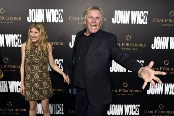 Dan libertad condicional a Gary Busey por contacto sexual