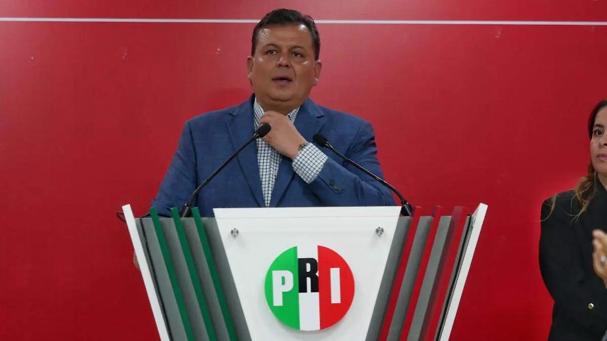Pide Guillermo Valencia desafuero para Leonel Godoy por granadazos del 15S