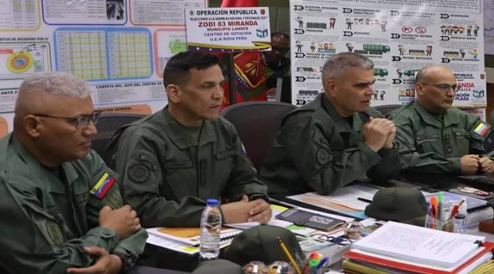 Padrino López Denuncia: EE.UU. Despliega Aviones de Reconocimiento en el Caribe y Acusa un Plan de Guerra