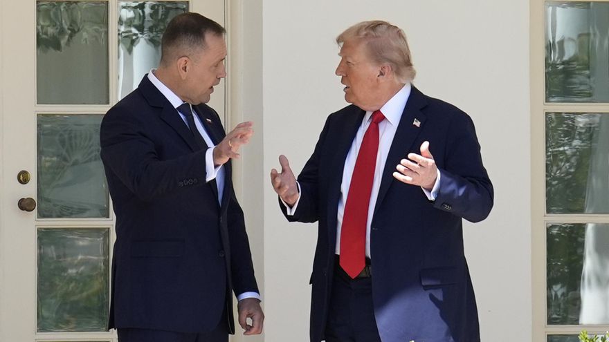 Trump recibe al presidente polaco con un sobrevuelo de cazas sobre la Casa Blanca