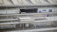 Evacúan una terminal del aeropuerto de Heathrow en Londres por una amenaza "con materiales peligrosos"
