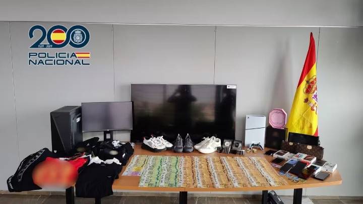 Caen en Cádiz tres cabecillas de una red de estafadores que se hacían pasar por empleados de banca