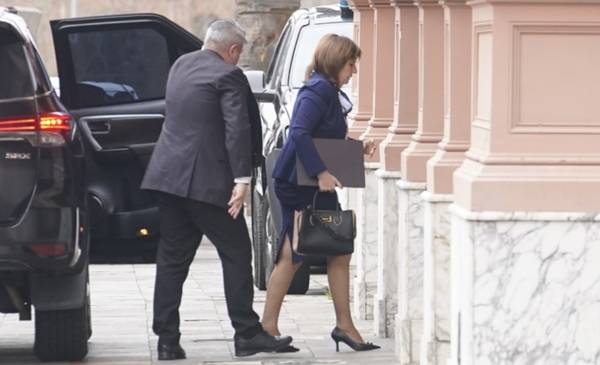Milei encabeza la segunda reunión con el Gabinete en Casa Rosada tras el cierre de los mercados