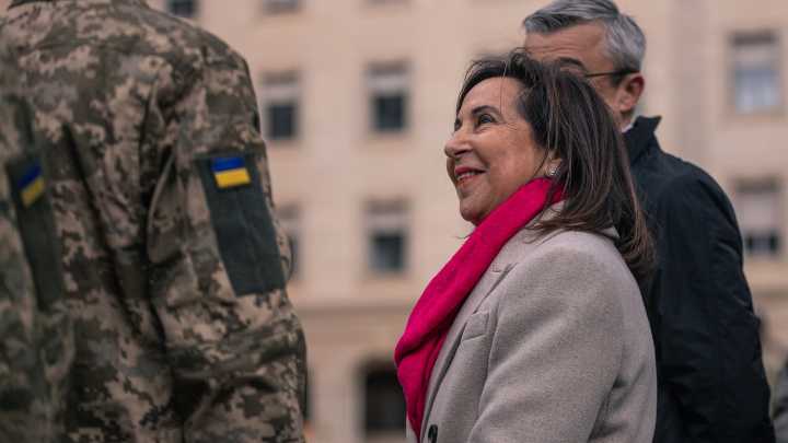 Robles viaja a Toledo para seguir de cerca el adiestramiento de militares ucranianos