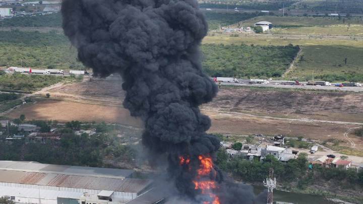 Estas son las imágenes más impactantes del incendio en empresa de Escobedo, Nuevo León