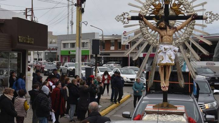 Residentes salteños honraron al Señor y la Virgen del Milagro