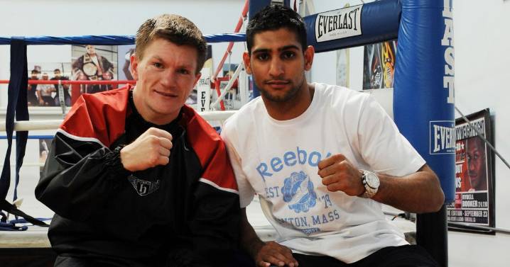 Amir Khan leads Ricky Hatton tributes and says 'hardest fight is in the mind'
