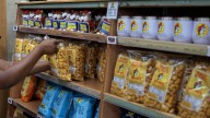 The Quirky, Crunchy Snack From Buc-Ee's That's A Road Trip Favorite (They're Gluten