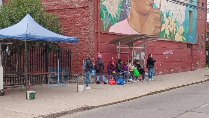 Delincuente asalta a escolar de 12 años mientras esperaba locomoción