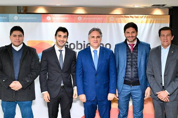 Nuevo espacio. El frente electoral de los gobernadores se subió al festejo de Valdés en Corrientes