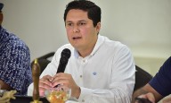Alista entrega de becas a universitarios