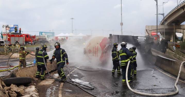 Explosión en Puente la Concordia deja tres muertos; chófer de pipa está grave
