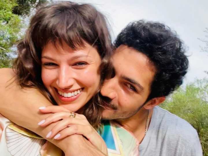 Úrsula Corberó confirmó su primer embarazo junto al Chino Darín: la foto que sorprendió a sus fanáticos
