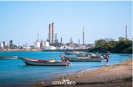 Comunidades de Punta Cardón y Las Piedras  denuncian falta de apoyo por sus vecinas refinerías  
