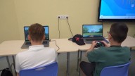 Niños en Lituania aprenden a usar drones militares para la defensa del país