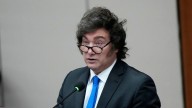 En medio de la crisis, Milei ratificó a Luis Caputo y dijo que "las turbulencias lo agrandan"