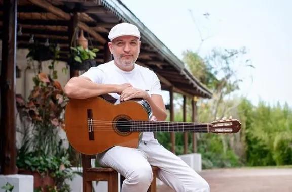 Coqui Ortiz presenta su “Álbum de Memorias” en un concierto unipersonal en Posadas