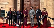 La Torre de la Libertad reabre sus puertas como faro cultural de Miami