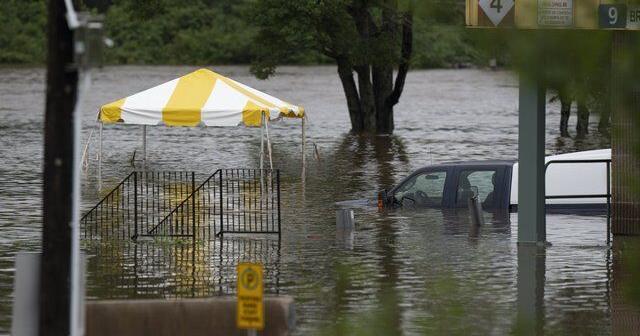 Extreme weather, U.S. funding cuts add pressure for Canada's weather service: report