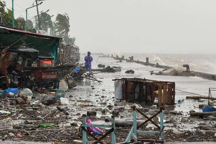 Super Typhoon Ragasa sweeps across northern Philippines, forces evacuations and closures across region