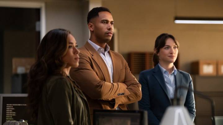 'Countdown': Elliot Knight Talks Bell's Goal of Being FBI Director, Season 2 Hopes (Exclusive)