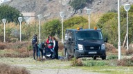 Policía investiga el hallazgo del cadáver de una mujer tirado en un descampado