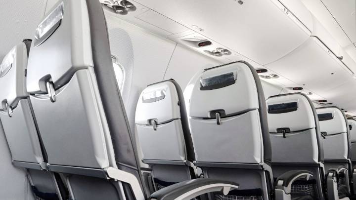 Is reclining your airplane seat OK in front of a baby?