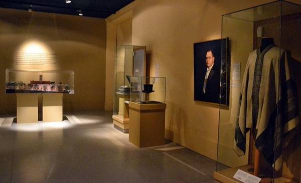Utilizando líquenes, miden la contaminación que daña las obras en museos de Buenos Aires