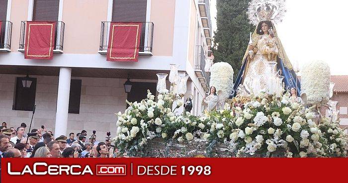Toda una ciudad a los pies de su patrona en la procesión de la Virgen de la Antigua