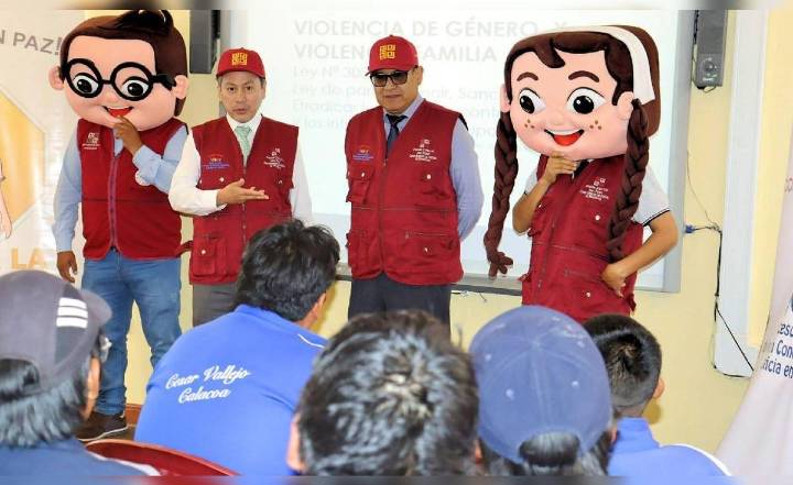 Corte de Moquegua capacita a escolares y docentes de Calacoa en prevención de violencia escolar