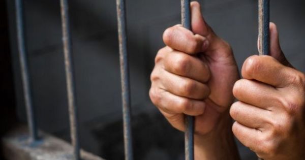 Condenan a tres presos por hacerle algo terrible a un compañero dentro de la cárcel