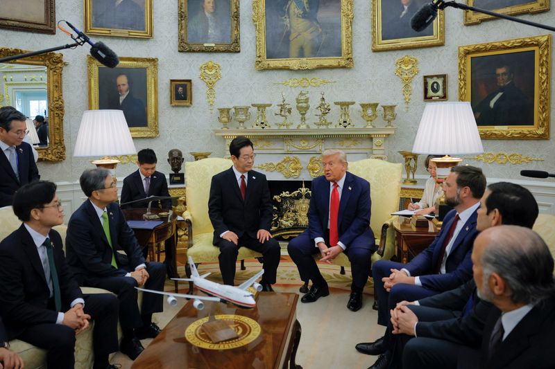 South Korea cannot pay $350 billion to US for tariff deal as Trump suggests, top aide says