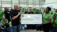 Publix employees volunteer at Feeding South Florida as part of Publix Serves Week; company donates $500,000 to organization