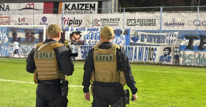 El Albo convocó a más de 5.200 hinchas en el Michel Torino con fuerte presencia policial