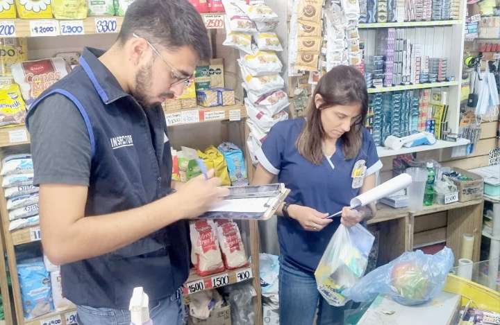 Control Comercial municipal clausuró locales por venta irregular de remedios