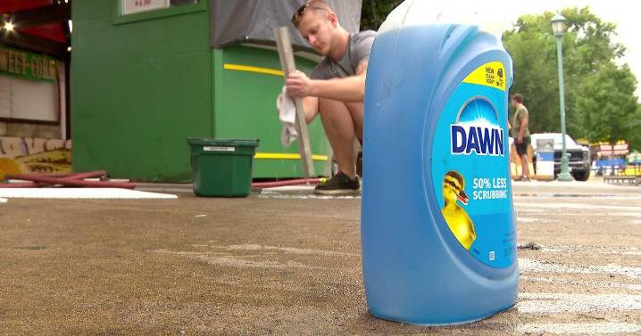 Vendors tear down as 2025 Minnesota State Fair ends: "It's a lot of degreasing."