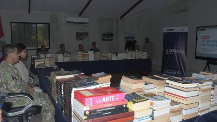 Senaju y jóvenes del servicio militar voluntario en Pucallpa entregan primera biblioteca comunitaria de la zona