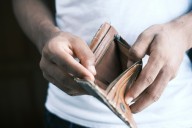 Economist Warns Stablecoins Could Ignite Financial Crisis